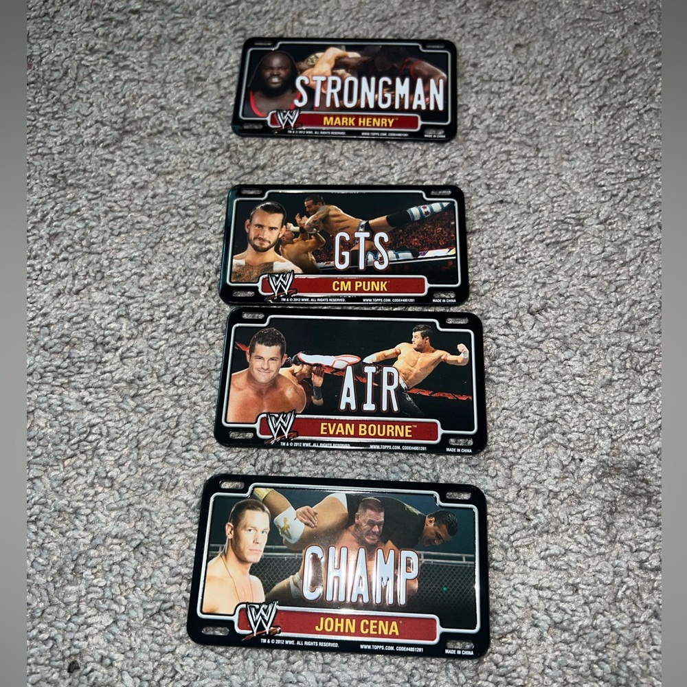 Topps 2012 WWE license plate magnets